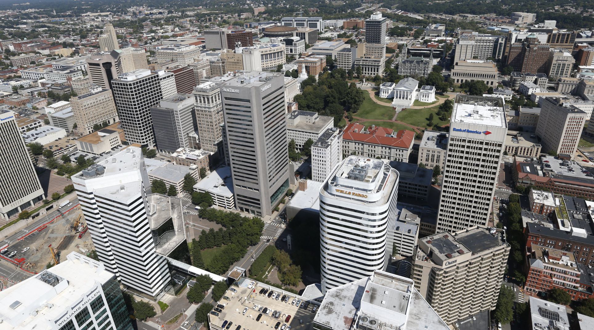 SunTrust Plaza -- 400 feet